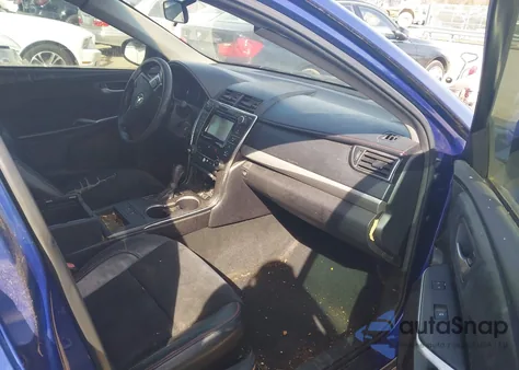 2015 Toyota Camry Xse z USA, uszkodzony, nr VIN 4T1BF1FK2FU885451